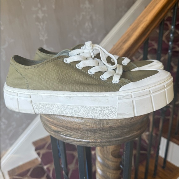 MADLOVE ladies, olive green platform sneaker excellent condition size 9 - Picture 2 of 11